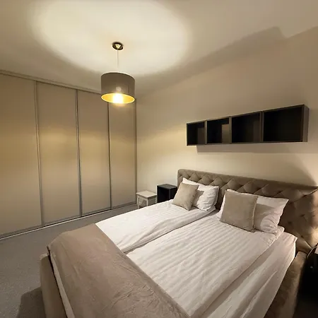 Modern Near To The Chopin's Airport Cybernetyki 2a Apartman Varsó