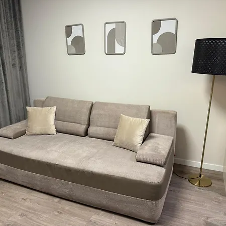 Modern Near To The Chopin's Airport Cybernetyki 2a وارسو