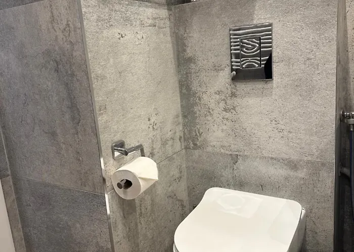 Modern Near To The Chopin's Airport Cybernetyki 2a Varsóvia