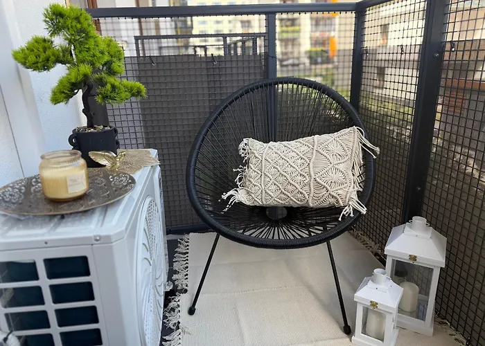 Modern Near To The Chopin's Airport Cybernetyki 2a وارسو