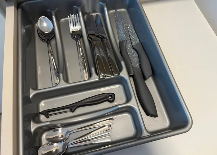 Modern Near To The Chopin's Airport Cybernetyki 2a شقة