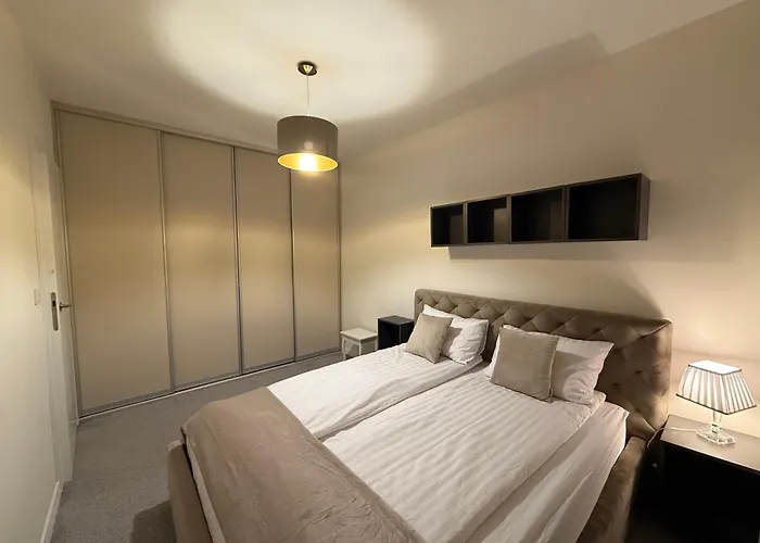 Modern Near To The Chopin's Airport Cybernetyki 2a شقة وارسو